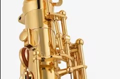 Octave key with a regular joint to realize smoothness